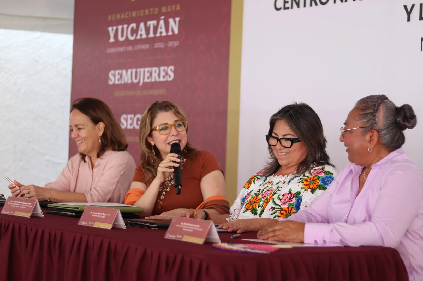 APOYO A MUJERES PARA CONCLUIR EL BACHILLERATO