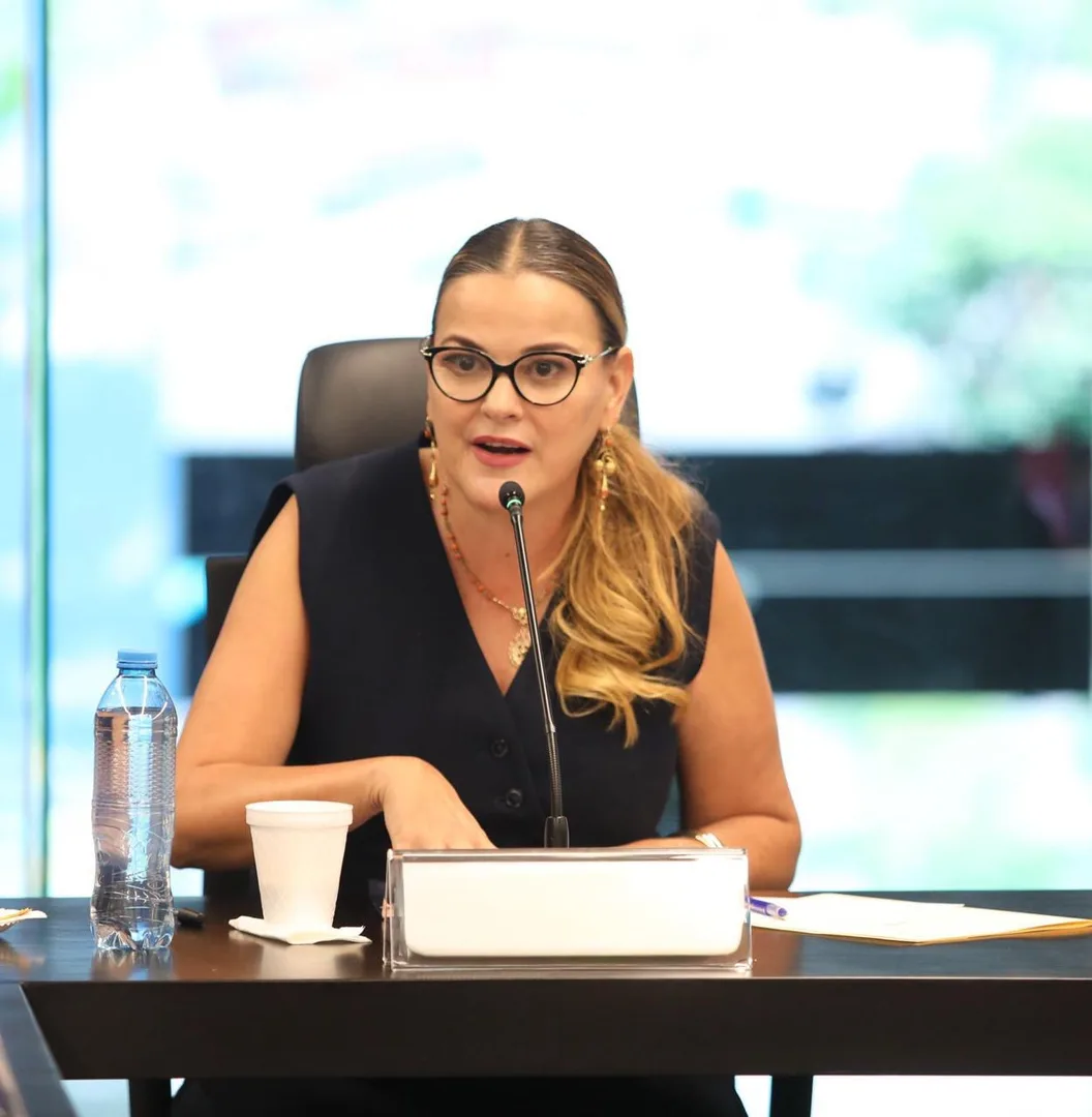 MESA CON PRESIDENTA SOBRE SEGURIDAD EN MUNICIPIOS