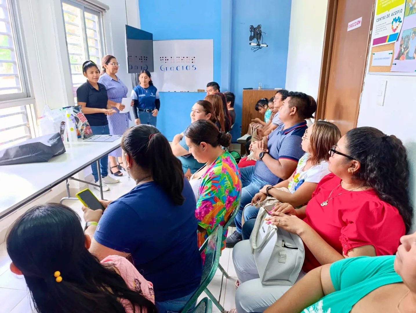 CIUDADANOS DE KANASÍN SE GRADUAN EN TALLER DE BRAILLE