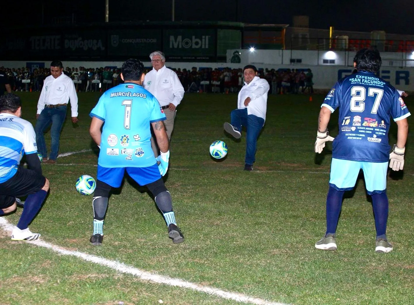 KANASÍN RECIBIO A MILES DE FUTBOLISTAS 