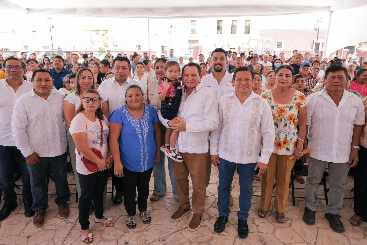 ENTREGAN PARQUES PARA FAMILIAS DE BACA