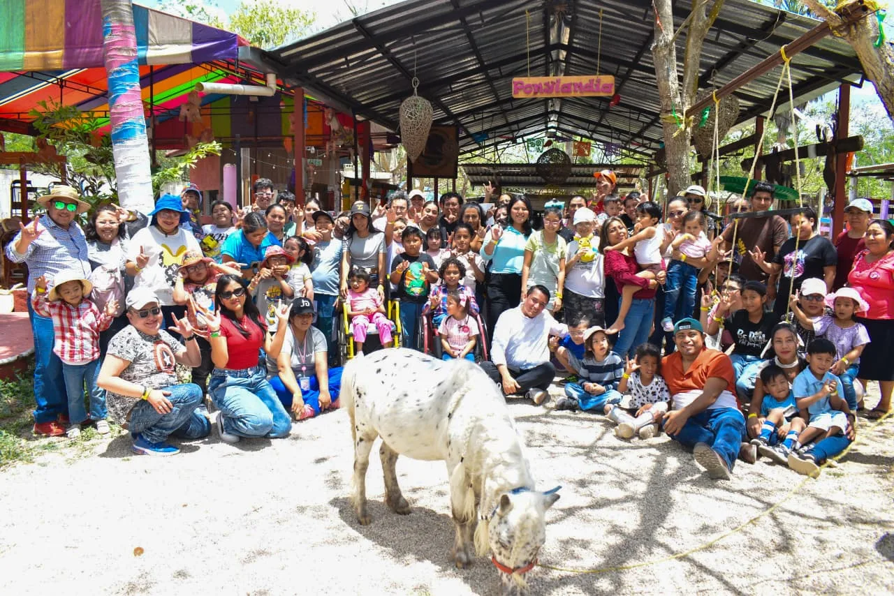 PERSONAS CON DISCAPACIDAD DISFRUTAN EXPERIENCIA EN PONYLANDIA