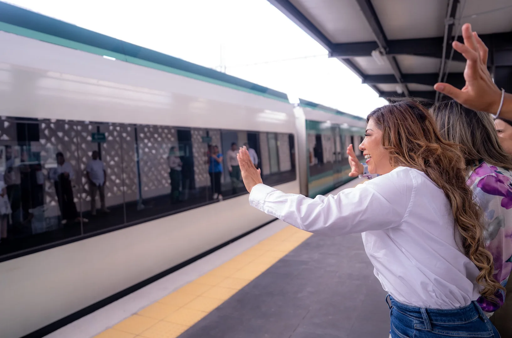 VIAJAN POR PRIMERA VEZ EN EL TREN MAYA