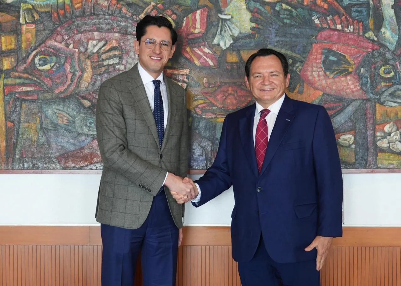 PRESENTAN PROYECTO DEL RENACIMIENTO MAYA AL CANCILLER ROBERTO VELASCO