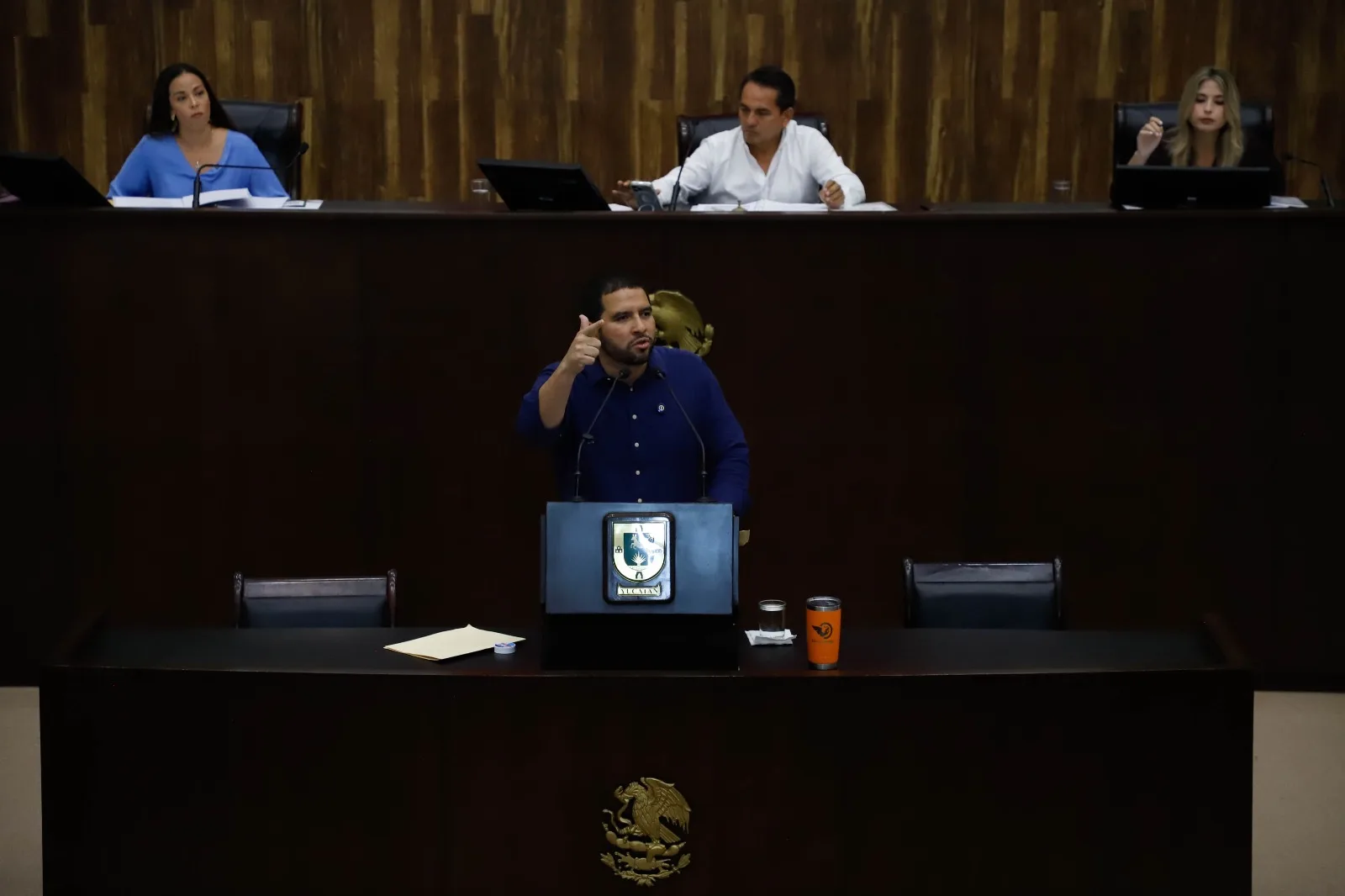 MC A FAVOR DE LOS TRABAJADORES