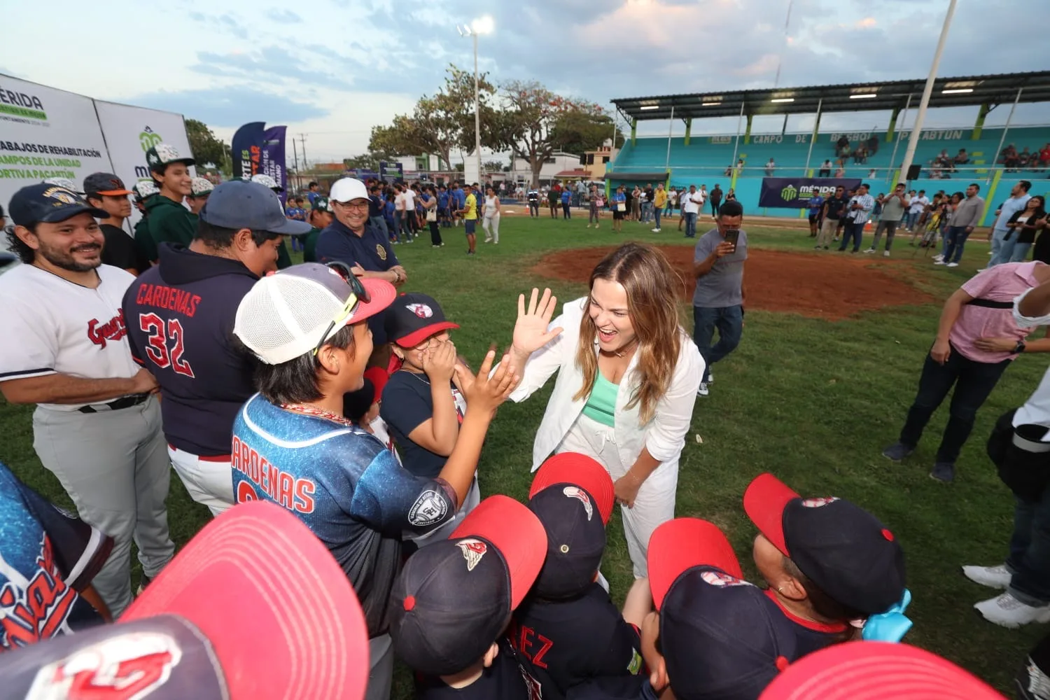 RENUEVAN UNIDAD DEPORTIVA EN PACABTÚN