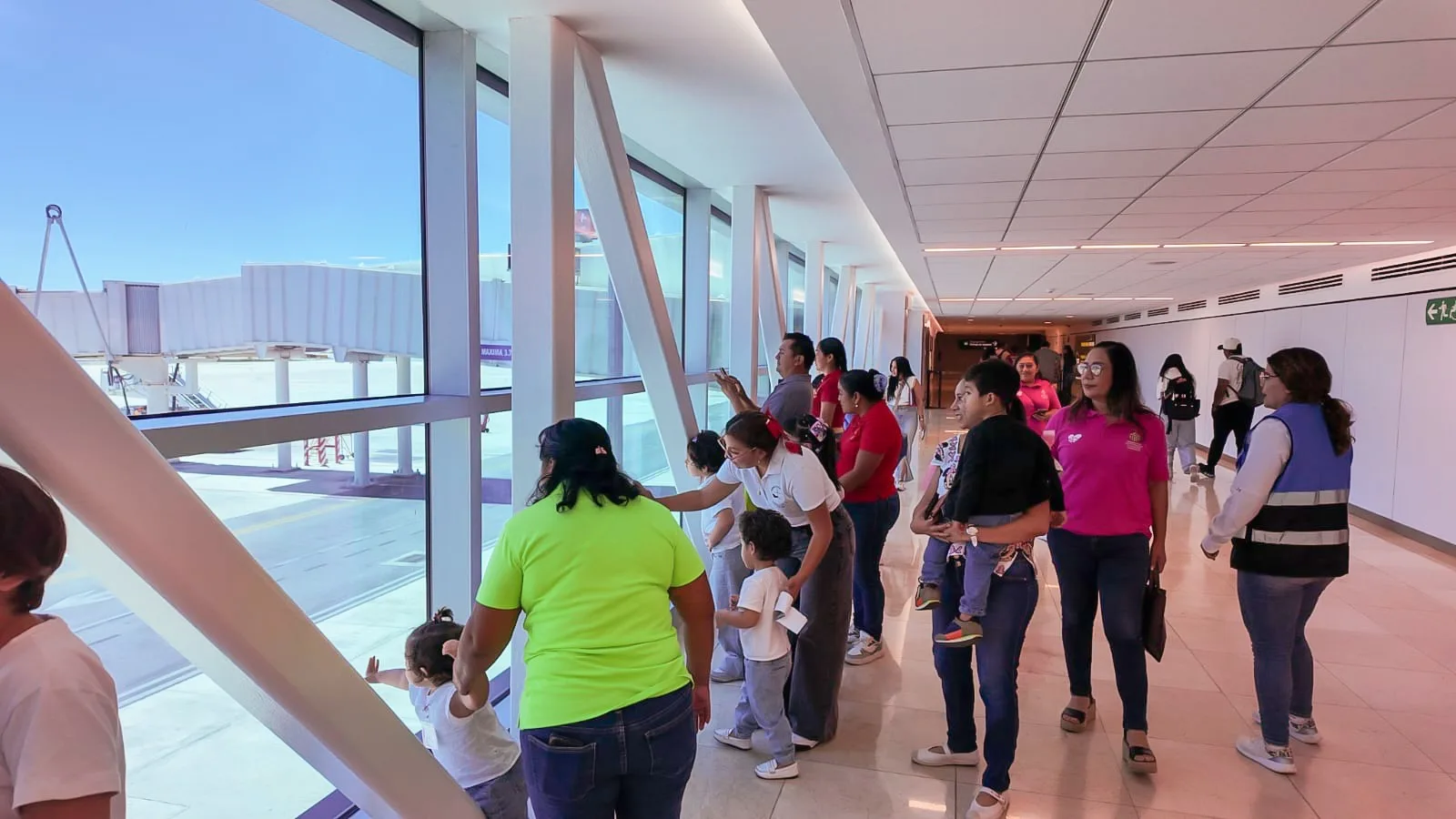 DEL COMEDOR COMUNITARIO AL AEROPUERTO DE MÉRIDA