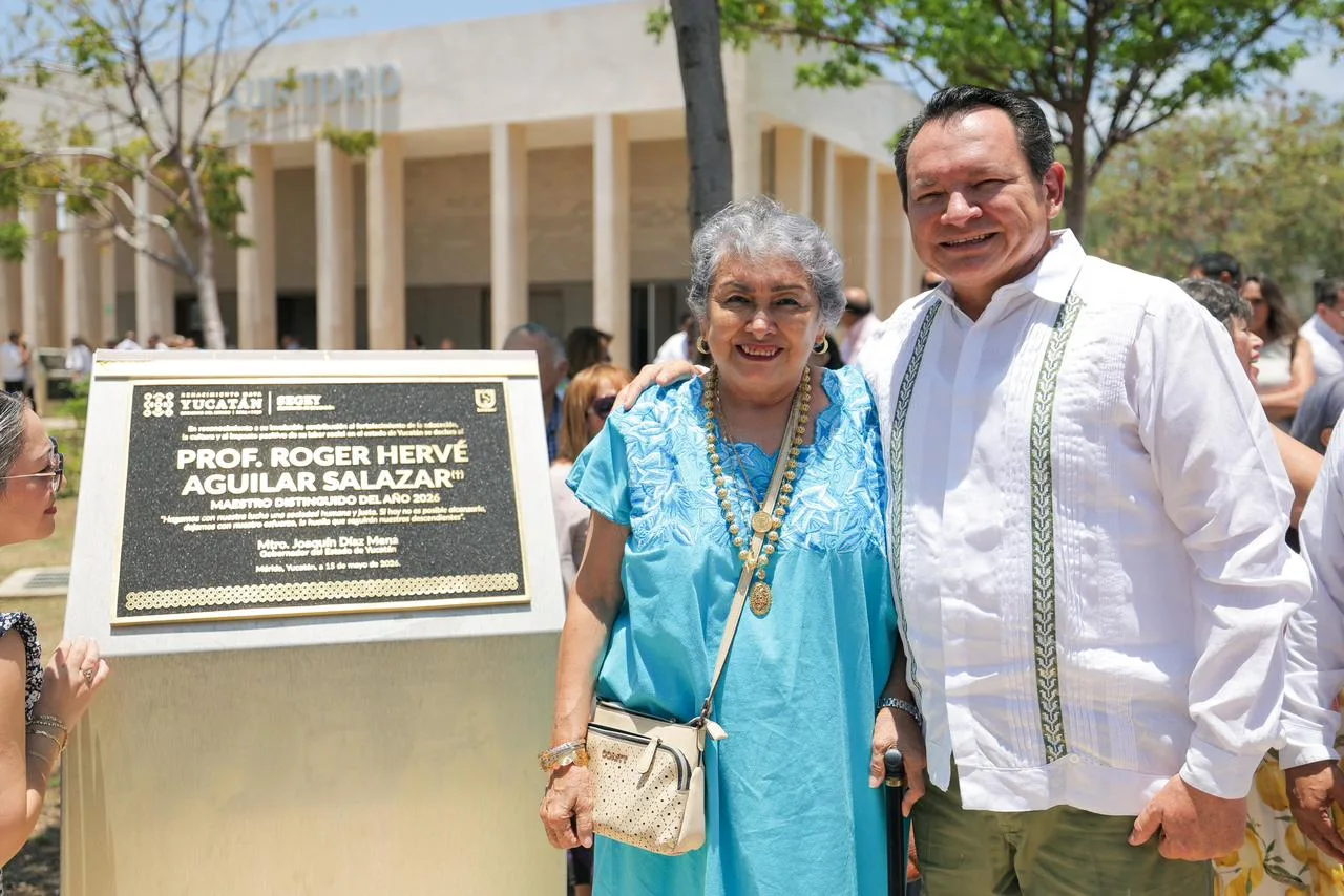 DISTINGUEN TRAYECTORIA DEL PROFESOR ROGER AGUILAR