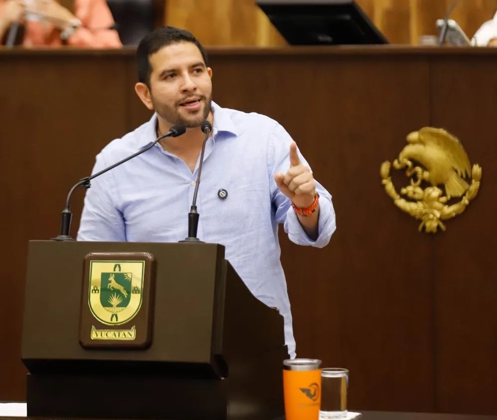 EN DEFENSA DE LA CONSTITUCIÓN PIDEN MOCIÓN DE SUSPENSIÓN