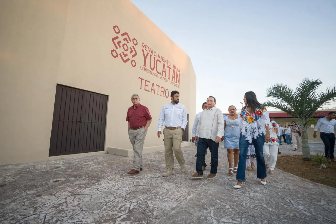 ENTREGAN CASA DE LA CULTURA DE TEKIT RENOVADA