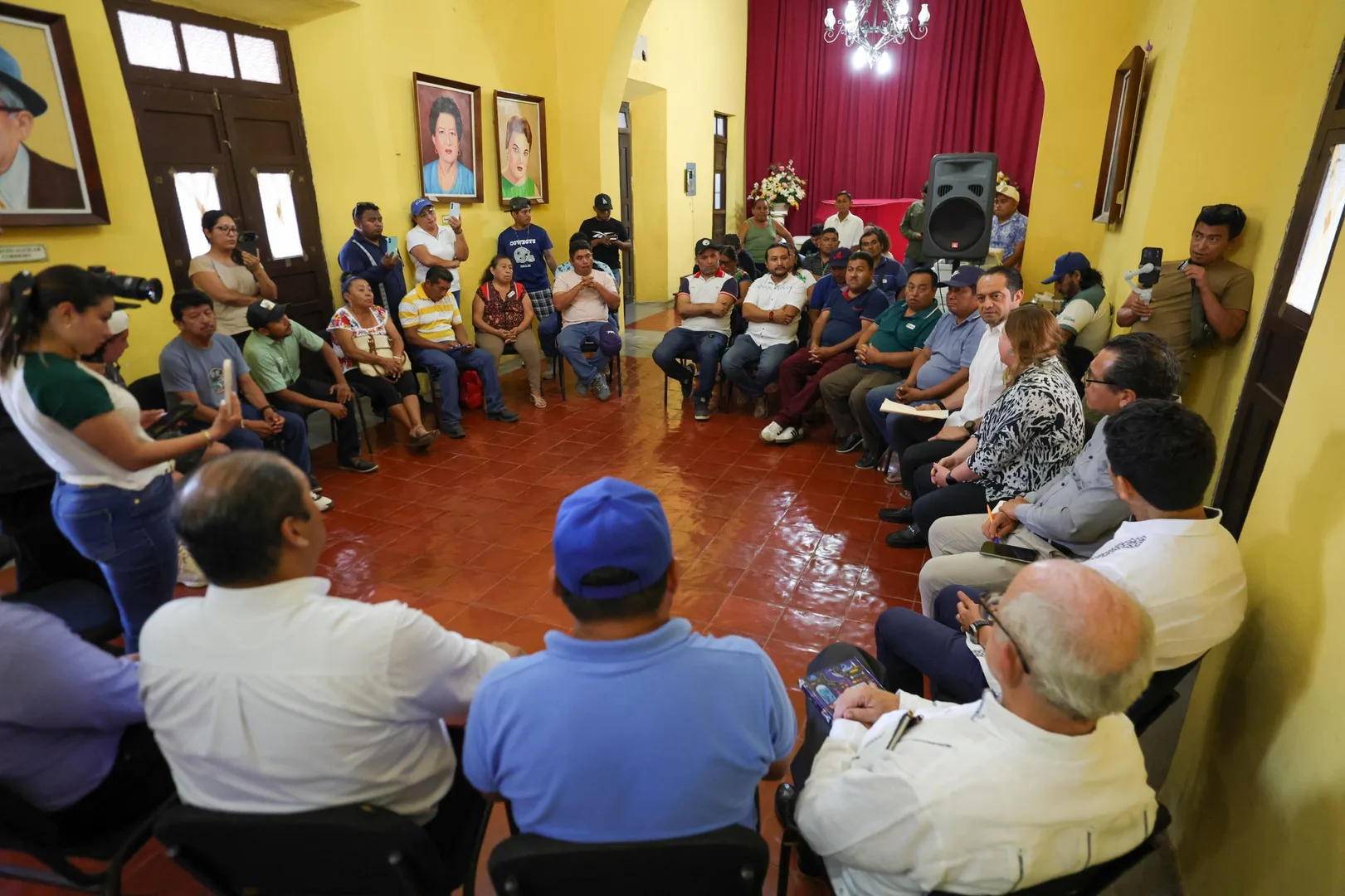 APERTURA AL DIÁLOGO CON ARTESANOS Y GUÍAS TURÍSTICOS DE CHICHÉN ITZÁ
