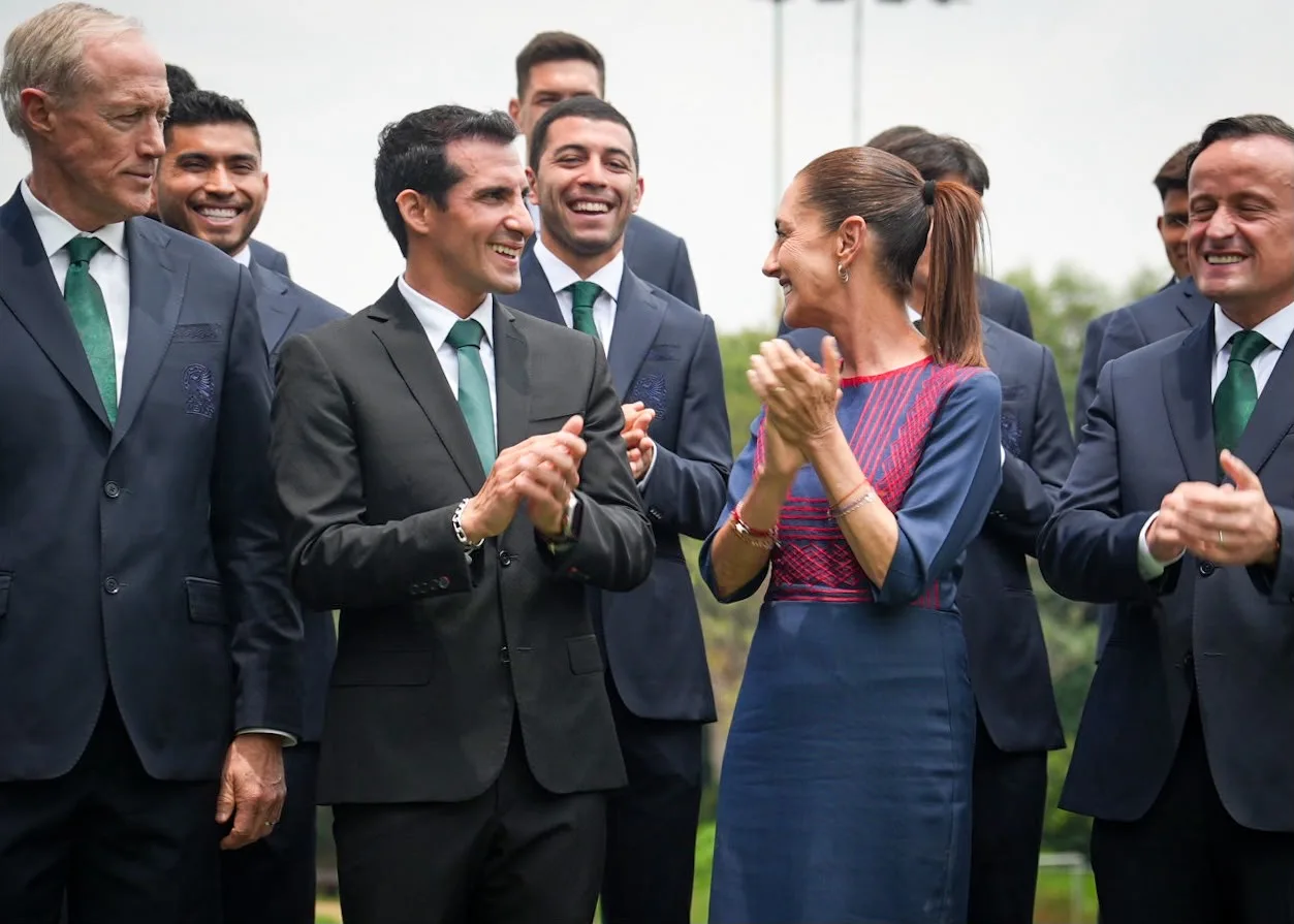 ABANDERAN SELECCIÓN MEXICANA DE FÚTBOL