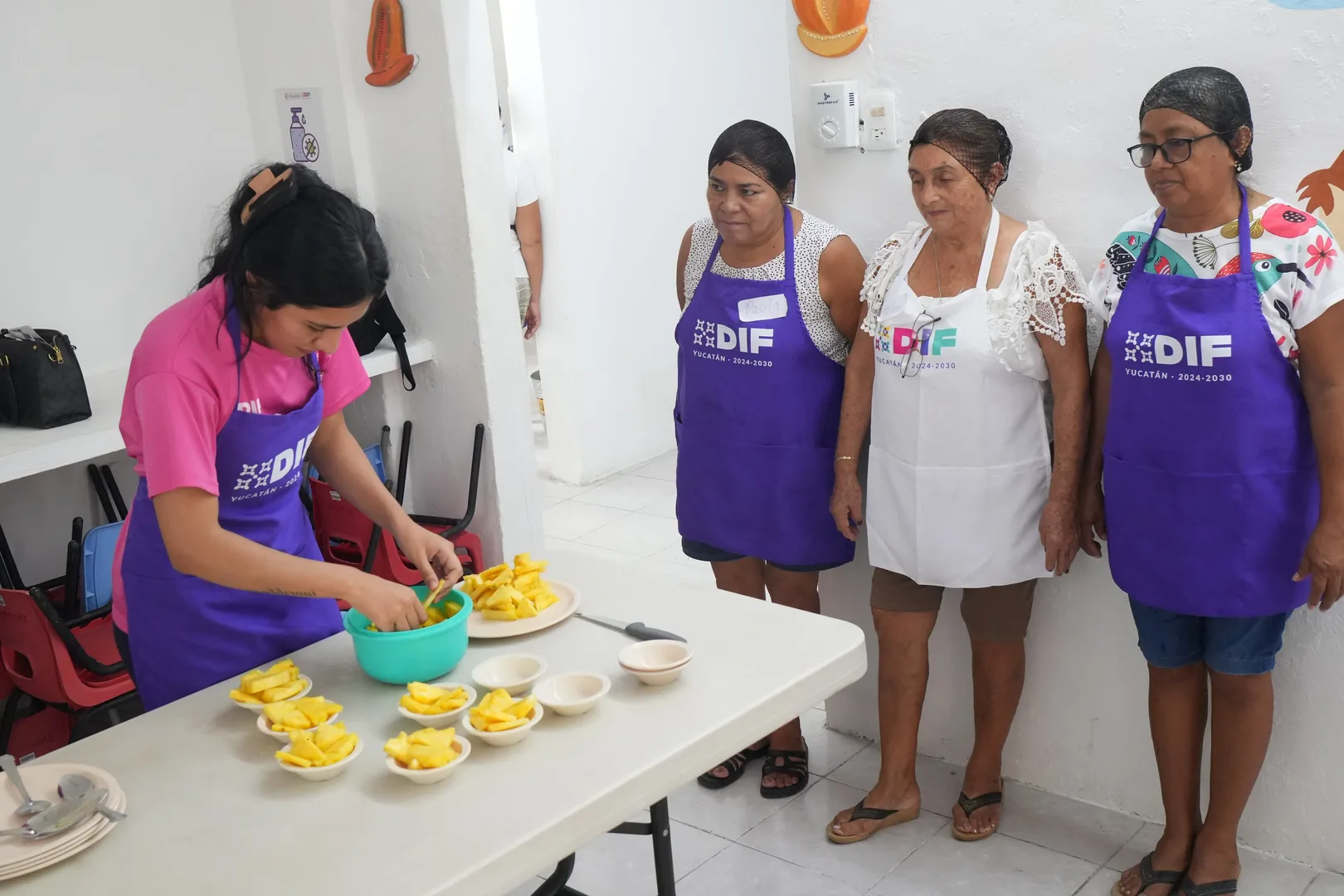 CAPACITAN COCINERAS VOLUNTARIAS EN ALIMENTACIÓN SALUDABLE E HIGIENE
