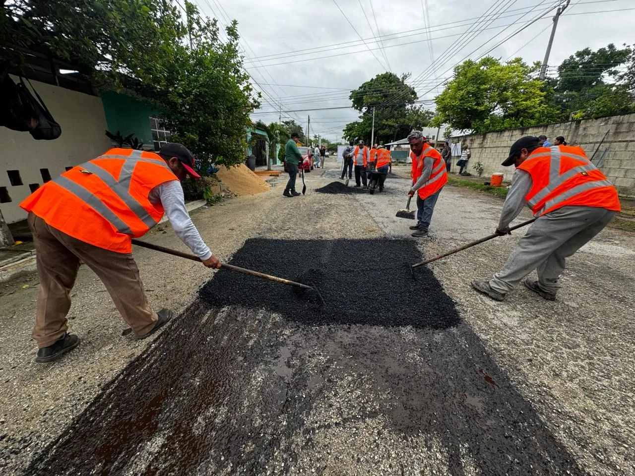 INICIA CONSERVACIÓN DE CALLES EN MELCHOR OCAMPO, EN MÉRIDA