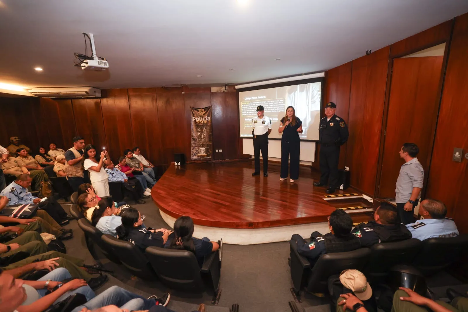 POLICÍA DE MÉRIDA PROCURA TRANQUILIDAD DE MERIDANOS