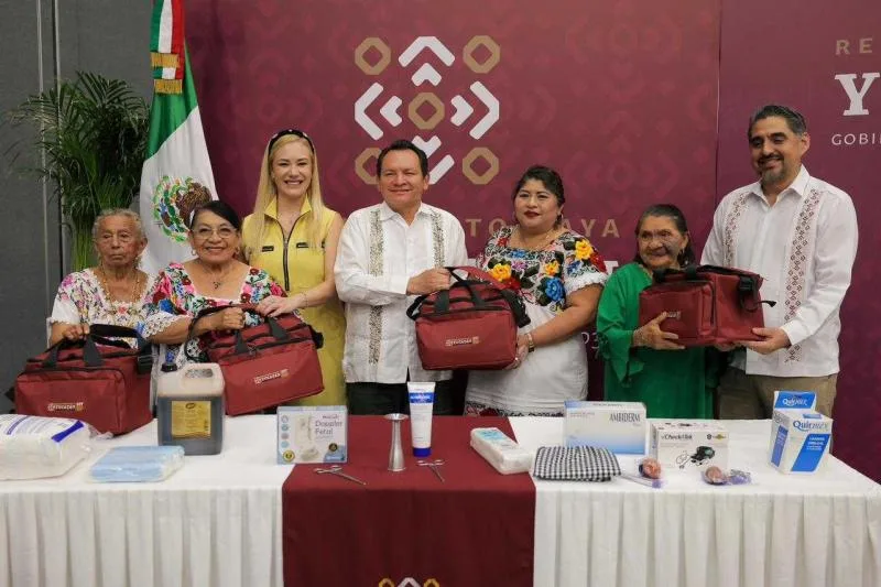 RECONOCEN A PARTERAS MAYAS