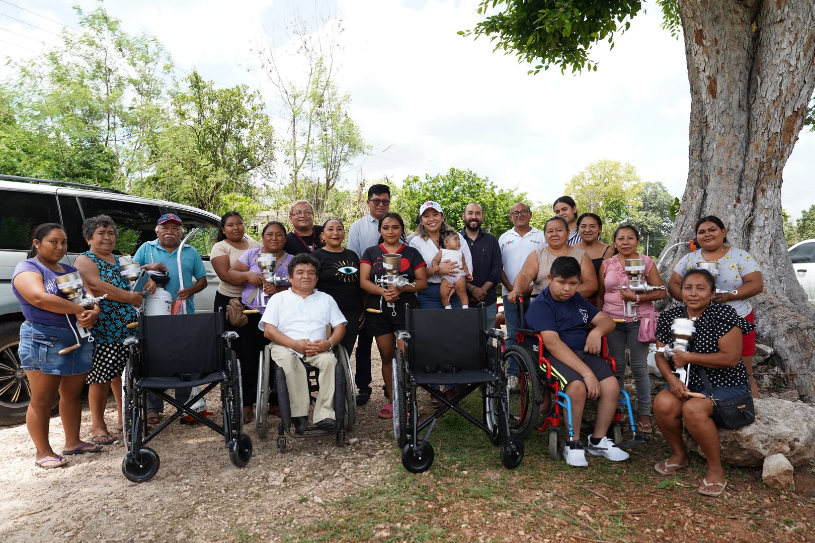 ENTREGAN PROYECTOS PRODUCTIVOS Y APOYOS EN SAN JOSÉ CHACTÚN