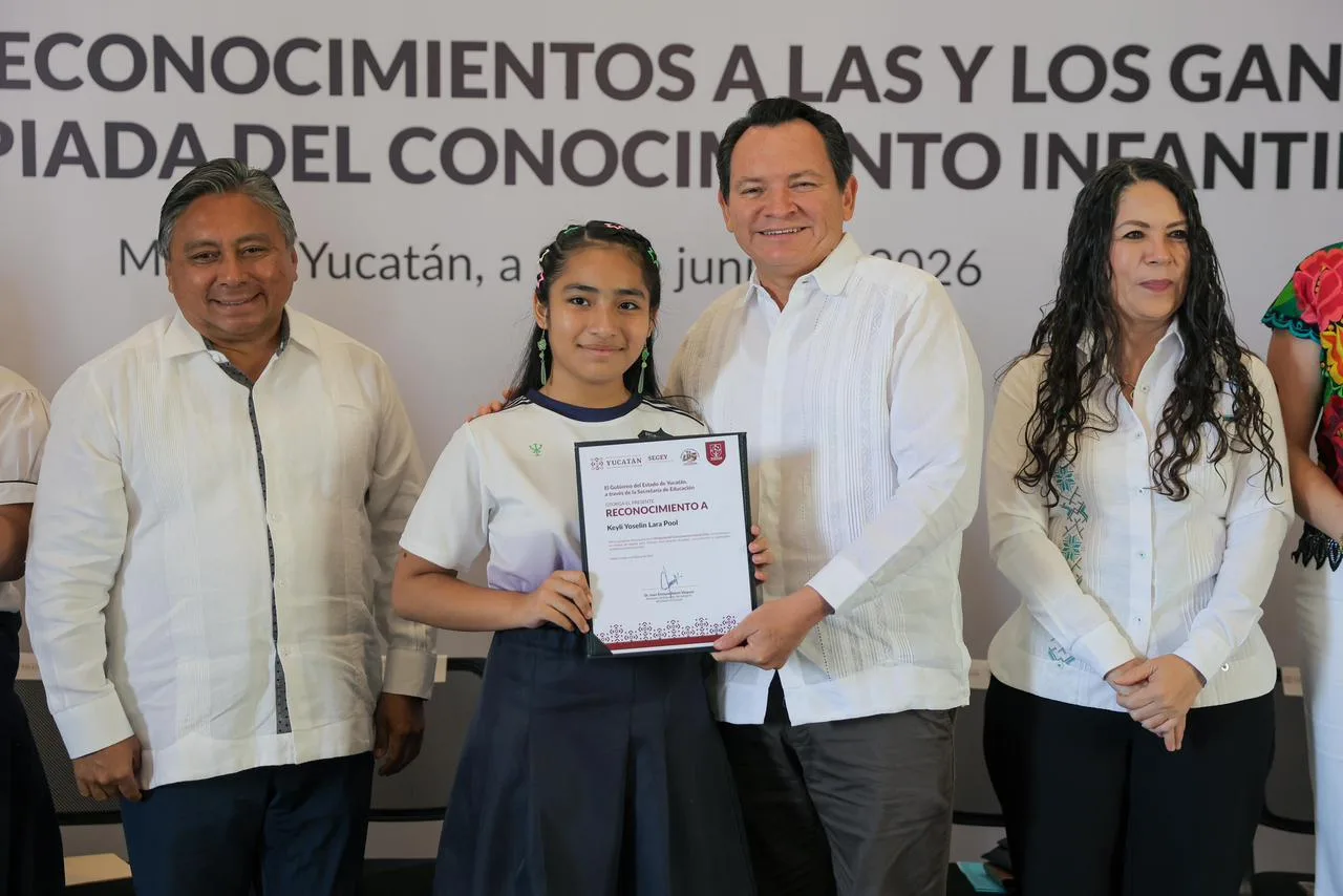 RECONOCEN EXCELENCIA DE ESTUDIANTES YUCATECOS