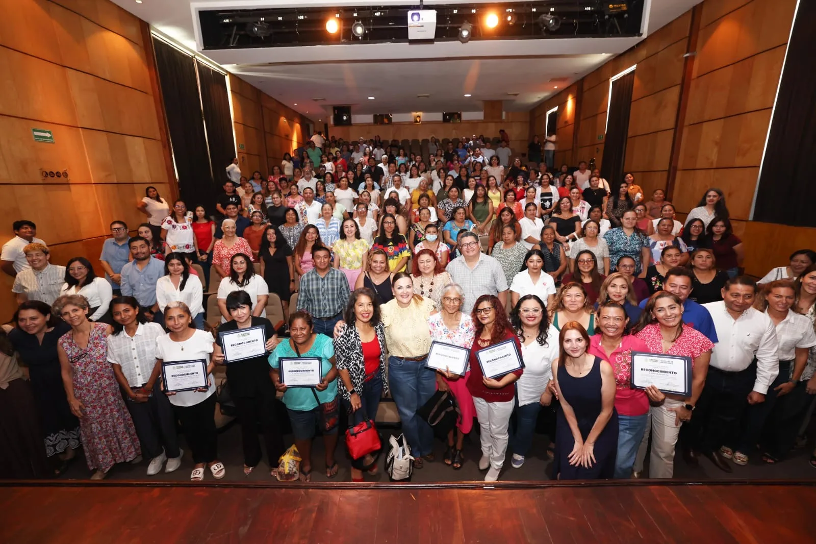 EL ESFUERZO DE LAS MUJERES SE TRADUCE EN UN MEJOR EMPLEO Y MAYOR AUTONOMÍA