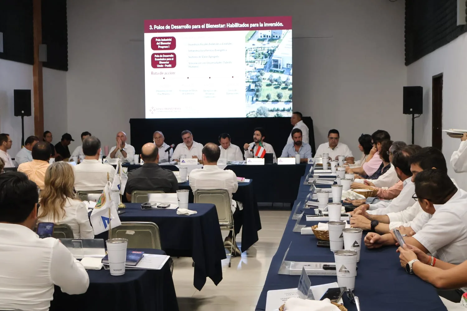 POR EL DESARROLLO ECONÓMICO DE YUCATÁN