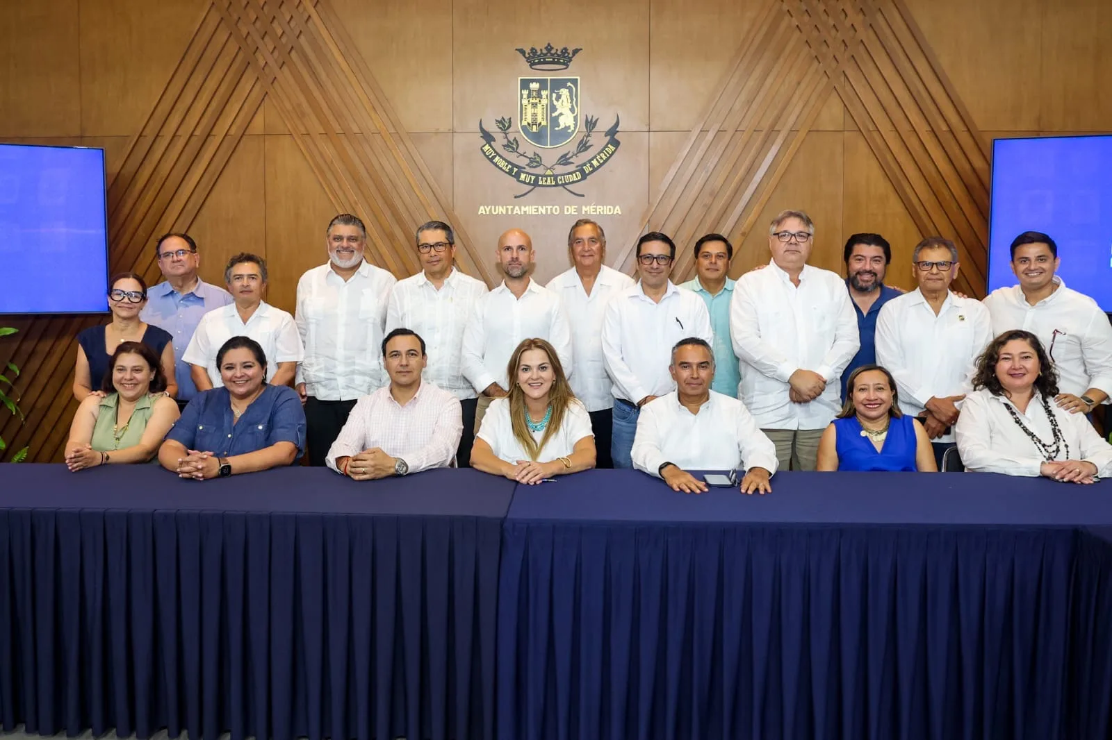 SE HACE MÁS CON MENOS Y SE FORTALECE MÉRIDA
