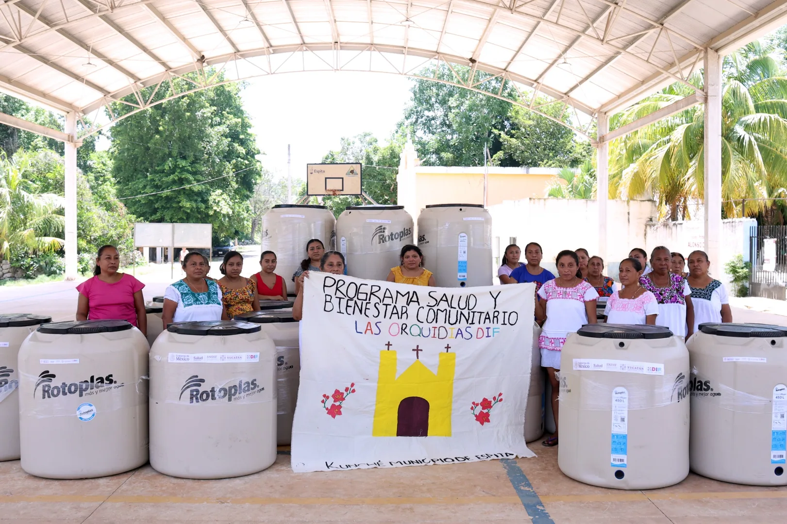 TINACOS A FAMILIAS DE KUNCHÉ