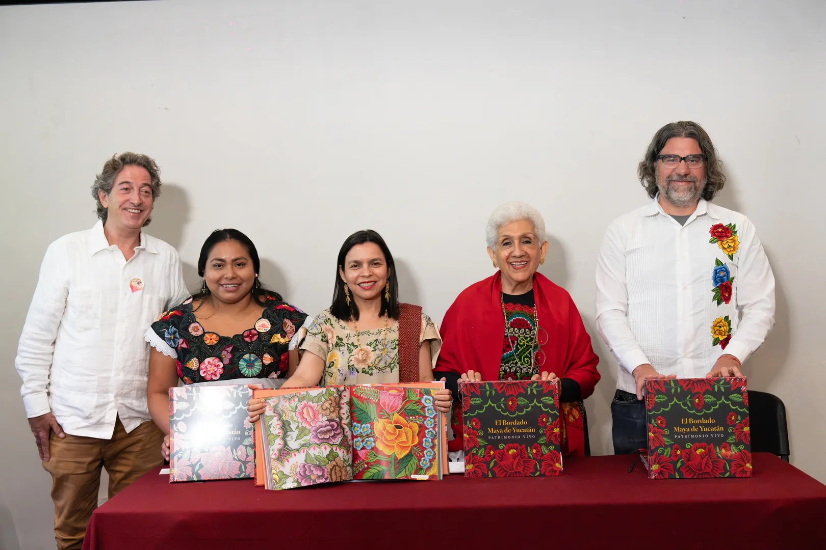 PROMUEVEN BORDADO MAYA COMO SIMBOLO DE IDENTIDAD Y PATRIMONIO