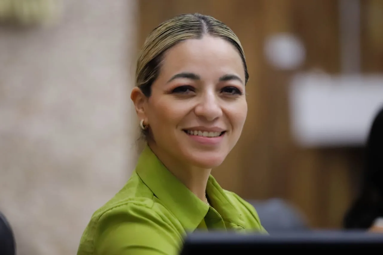 TRES MUJERES ENCABEZAN LA LEGISLATURA