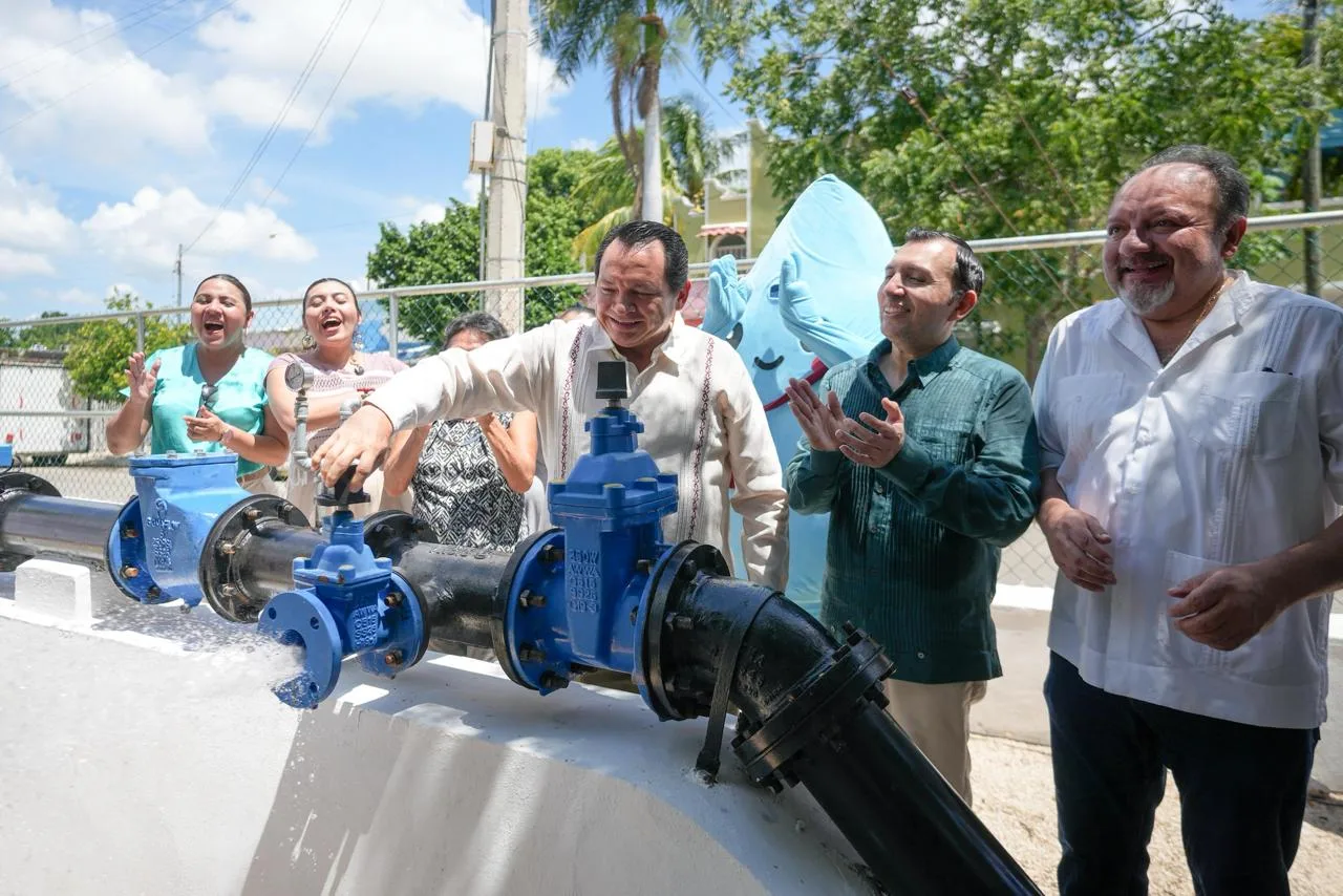 AGUA POTABLE A MILES DE USUARIOS DE LA NORA QUINTANA