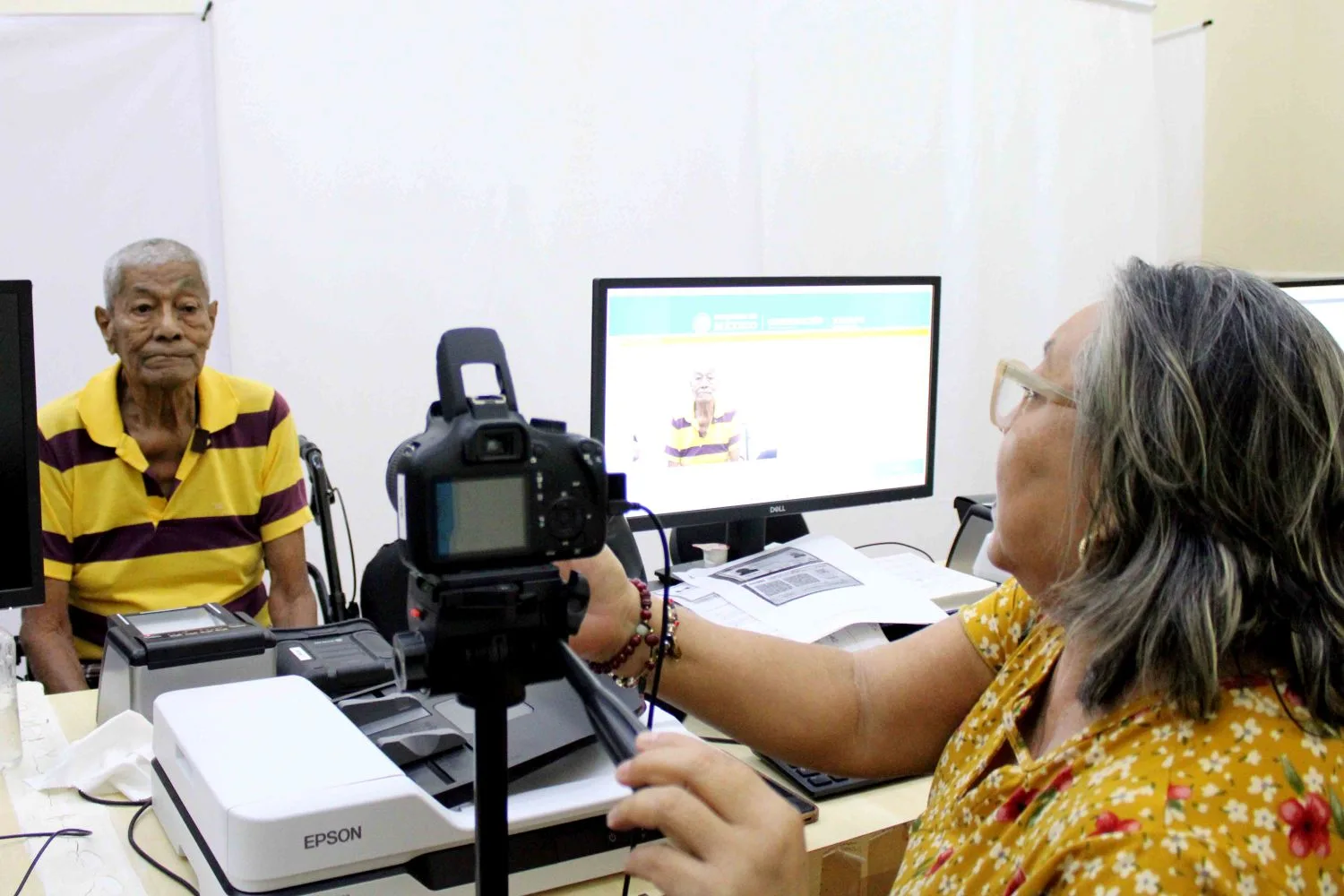 FACILITAN REGISTRO Y OPRIENTACIÓN PARA CURP BIOMÉTRICA