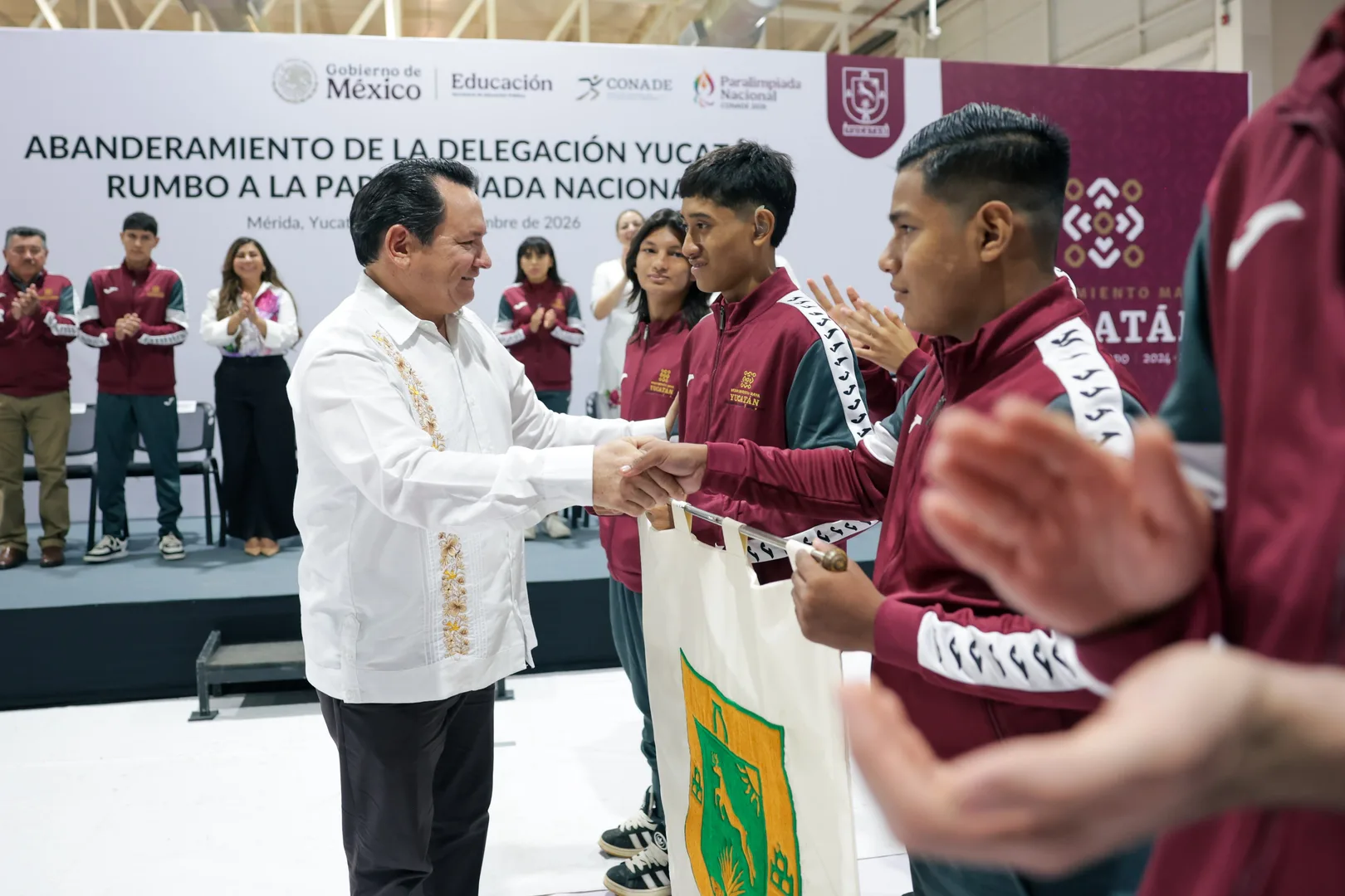 ABANDERAN ATLETAS RUMBO A PARAOLIMPIADAS NACIONAL