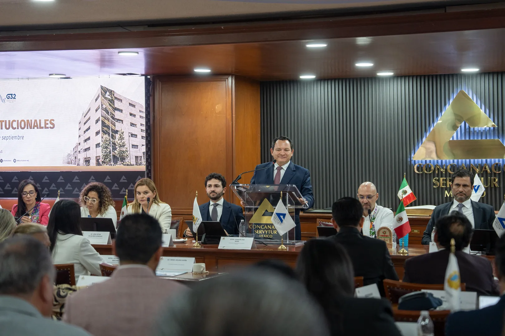 CONFIANZA NACIONAL CON PROYECTOS QUE ATRAEN INVERSIÓN Y TRANSFORMAN YUCATÁN