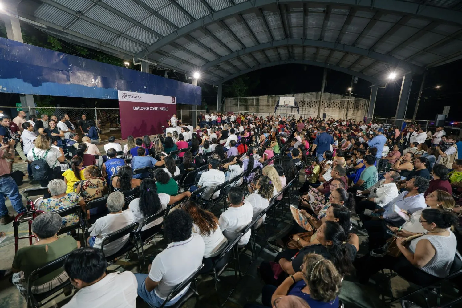 ESCUCHAN AL PUEBLO Y ATIENDEN SUS NECESIDADES