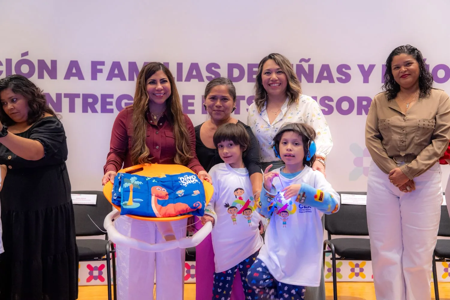 FORTALECEN ACOMPAÑAMIENTO A FAMILIAS DE MENORES CON ESPECTRO AUTISTA