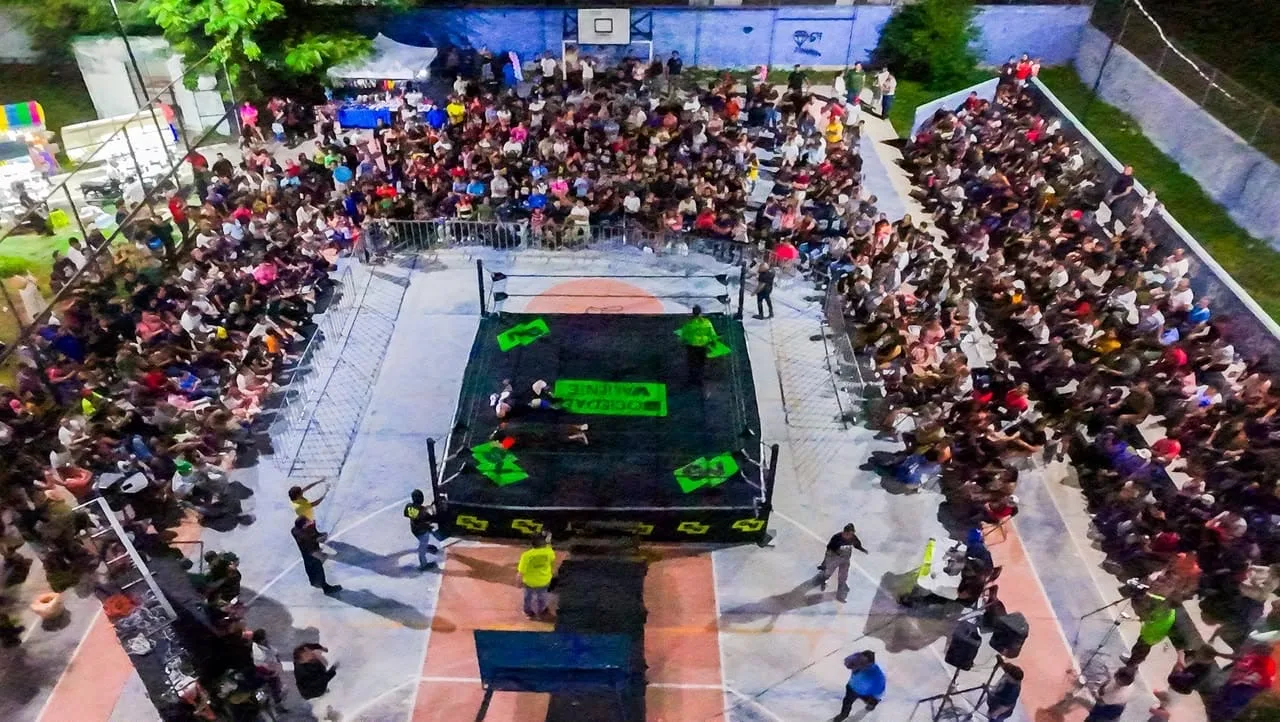 FIESTA DE LUCHA LIBRE AL PONIENTE DE MÉRIDA