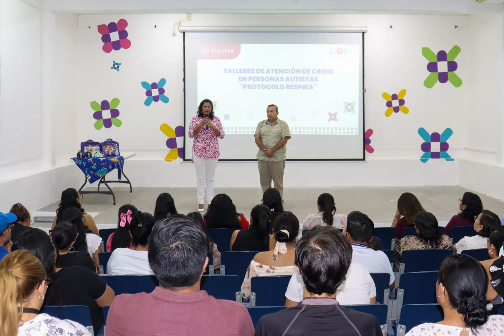 FOMENTAN CONOCIMIENTOS A SERVIDORES PUBLICOS PARA ATENCIÓN A PERSONAS AUTISTAS