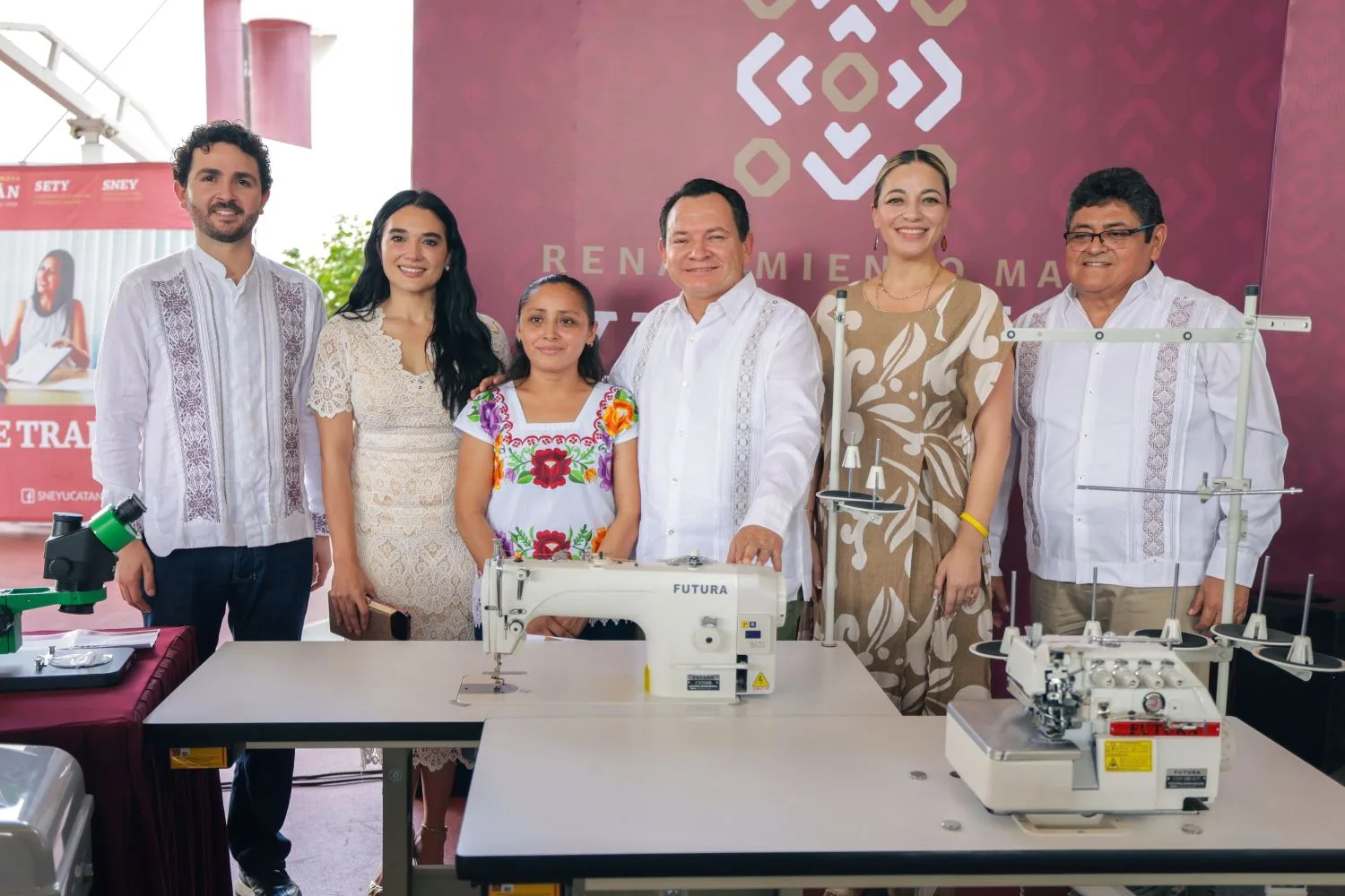 RECIBEN EQUIPO DEL GOBIERNO DEL ESTADO