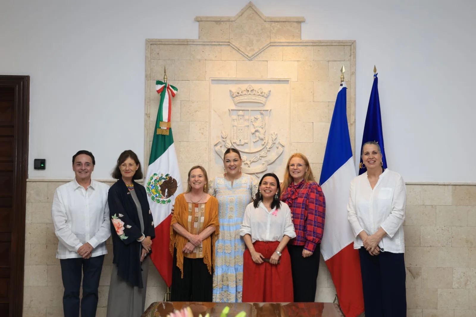 ESTRECHAN LAZOS MÉRIDA Y FRANCIA