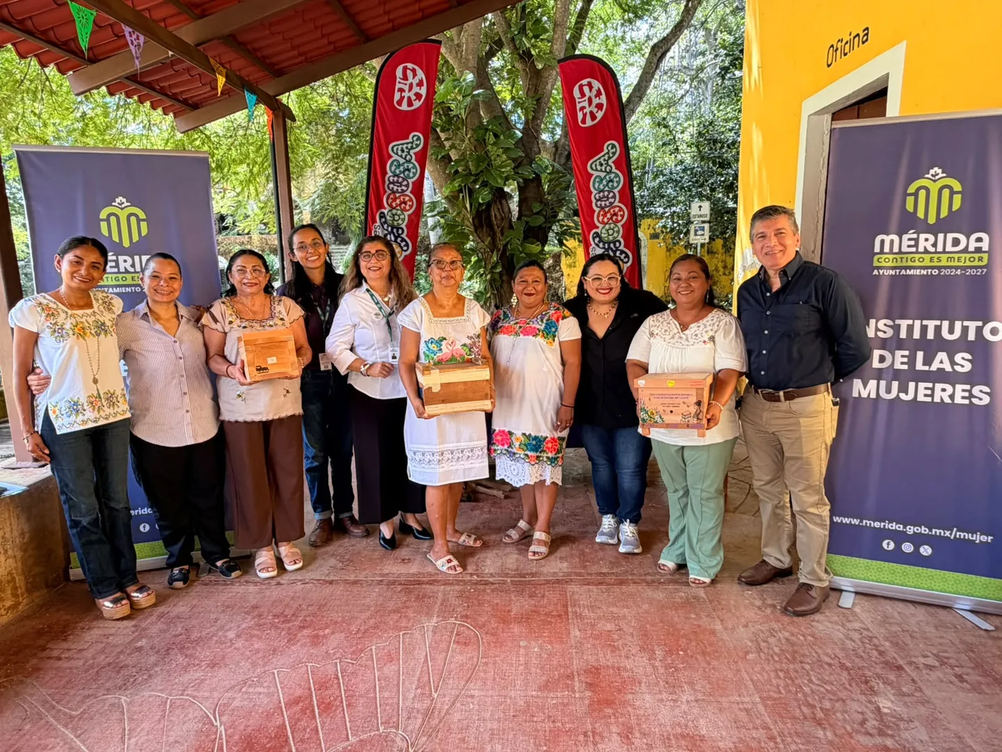 PROMUEVEN AUTONOMÍA ECONÓMICA, LIDERAZGO Y TRABAJO DE LAS MUJERES