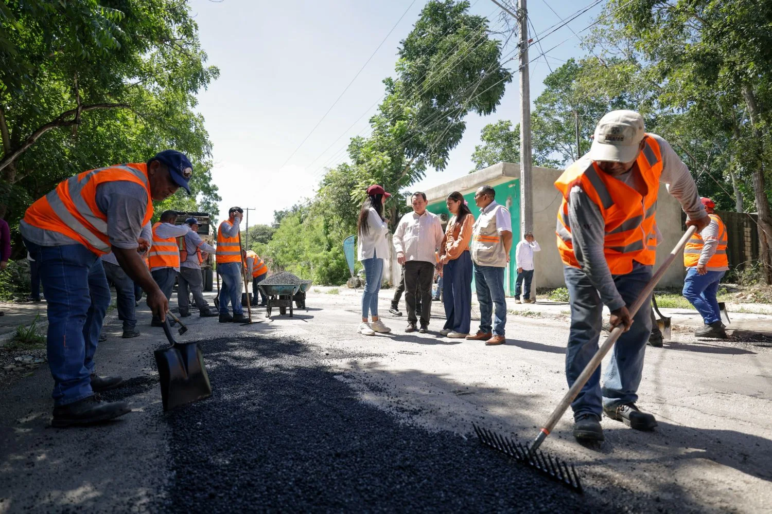 REPARAN CALLES EN SAN LUIS SUR DZUNUNCÁN