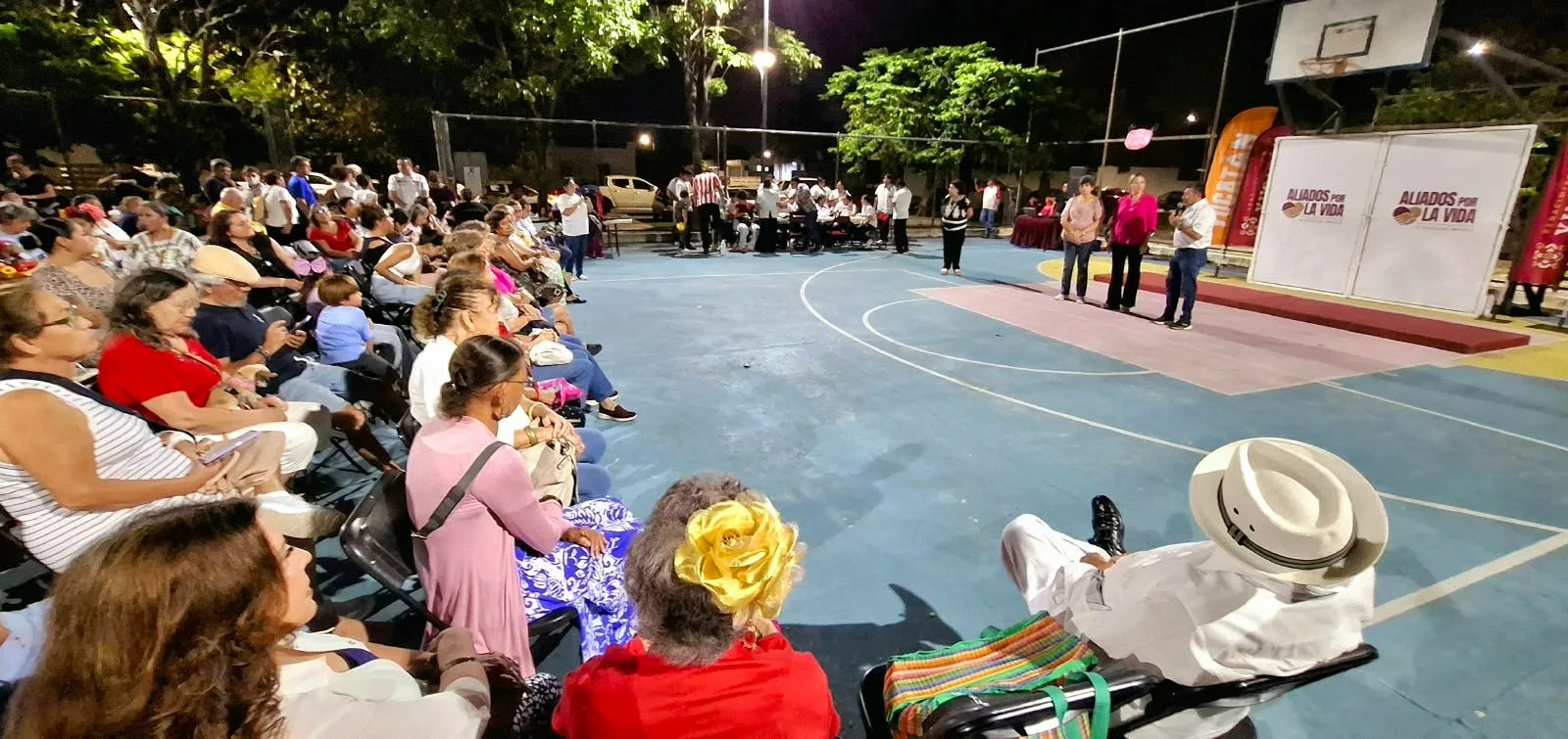 ACERCAN SERVICIOS GRATIS A FAMILIAS DE LAS AMÉRICAS