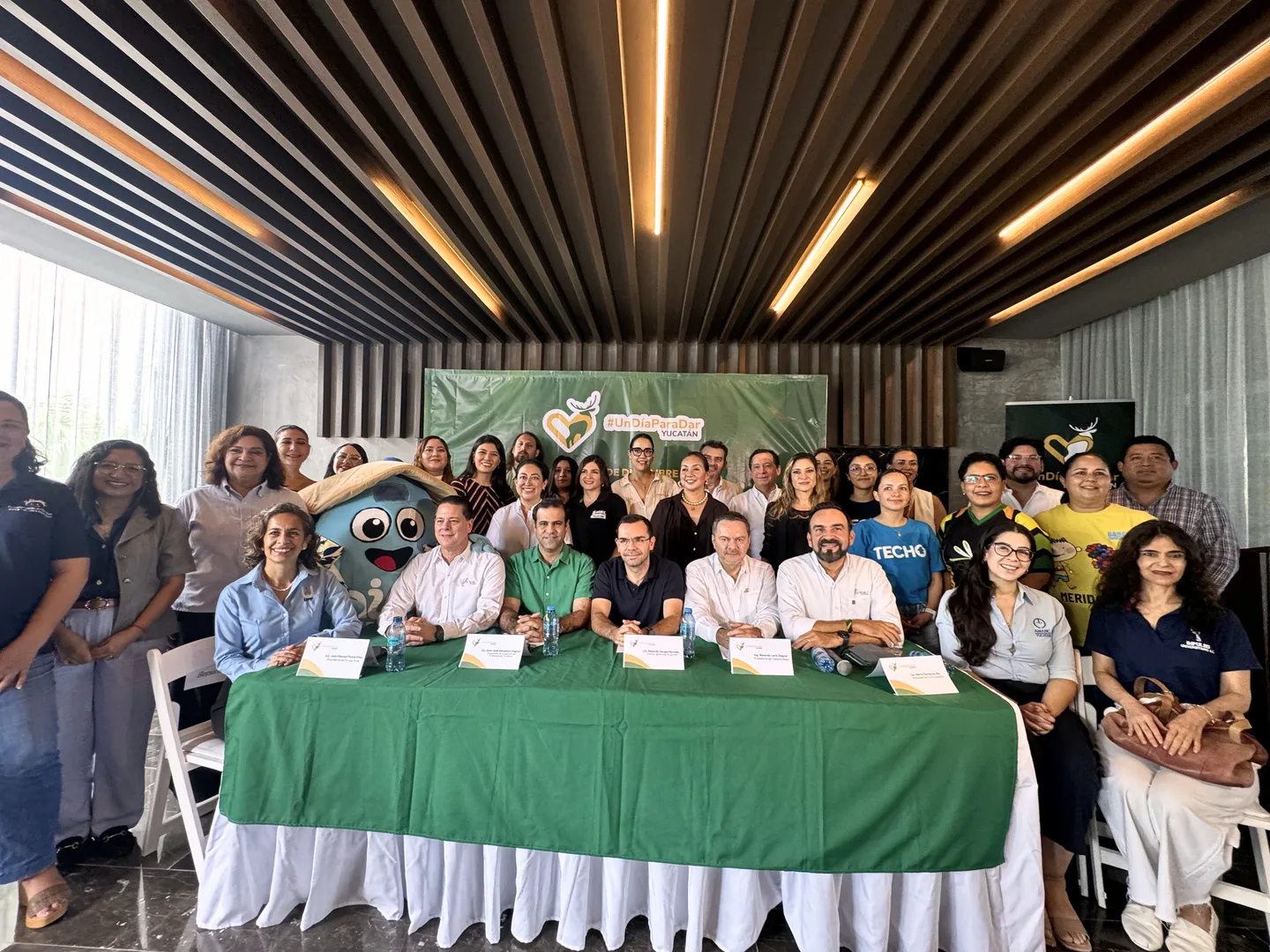 UN DÍA PARA DAR YUCATÁN SUMA 70 ALIADOS Y ANUNCIA BAZAR SOLIDARIO PARA EL 1 DE DICIEMBRE
